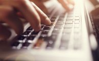 Para o especialista, um dos grandes erros cometidos por gestores das empresas é usarem seus perfis pessoais para divulgar iniciativas da empresa (Brian A. Jackson/Thinkstock/Thinkstock)